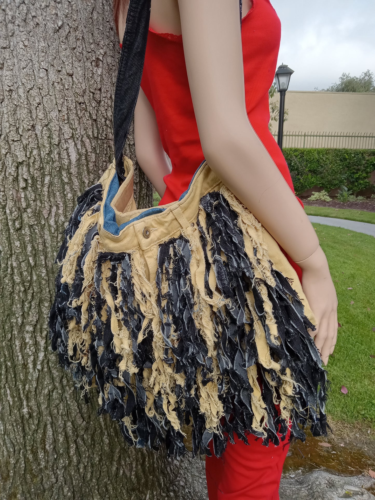 SHAGGY SHREDDED YELLOW/BLACK DENIM PURSE